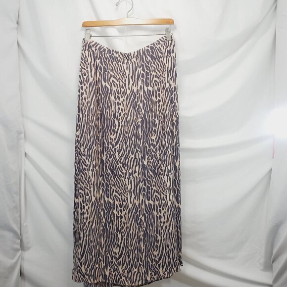 Wilfred by Aritzia Animal Print Lightweight A-Line Midi Skirt size 10 (A-3) - Picture 4 of 10